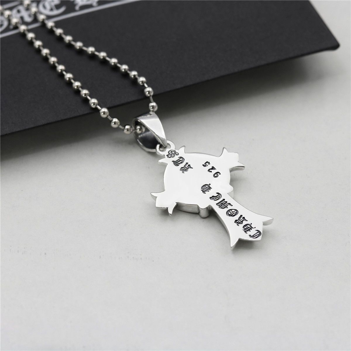 Chrome hearts   クラシック ヴィンテージ クロス ペンダント  男女兼用