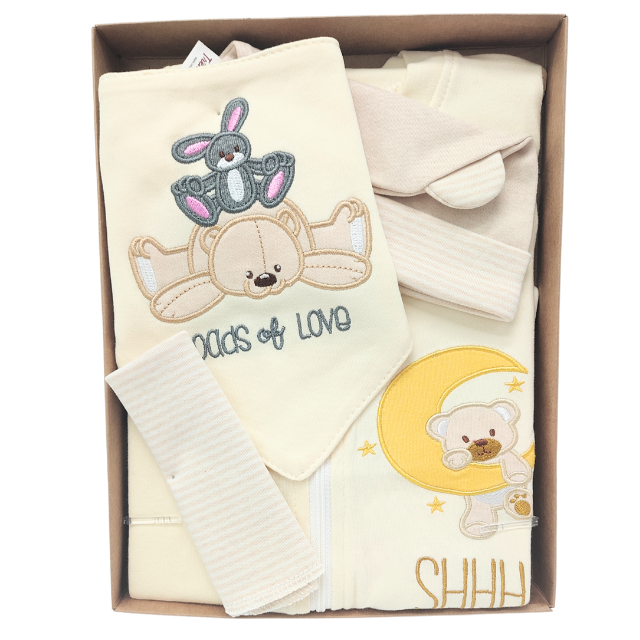 Trendyvalley Organic Cotton Gift Box Newborn Starter Set 4