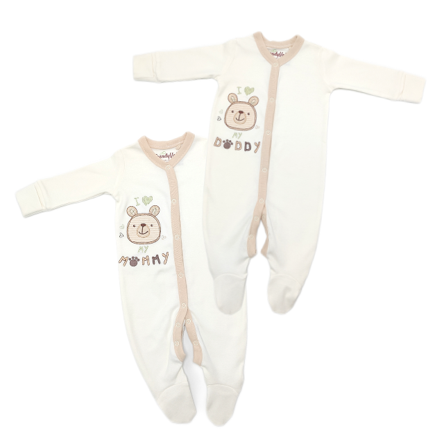 Trendyvalley Organic Cotton Long Sleeve Romper With Covered Glove and Socks ( I Love My Mummy Or I Love My Daddy)