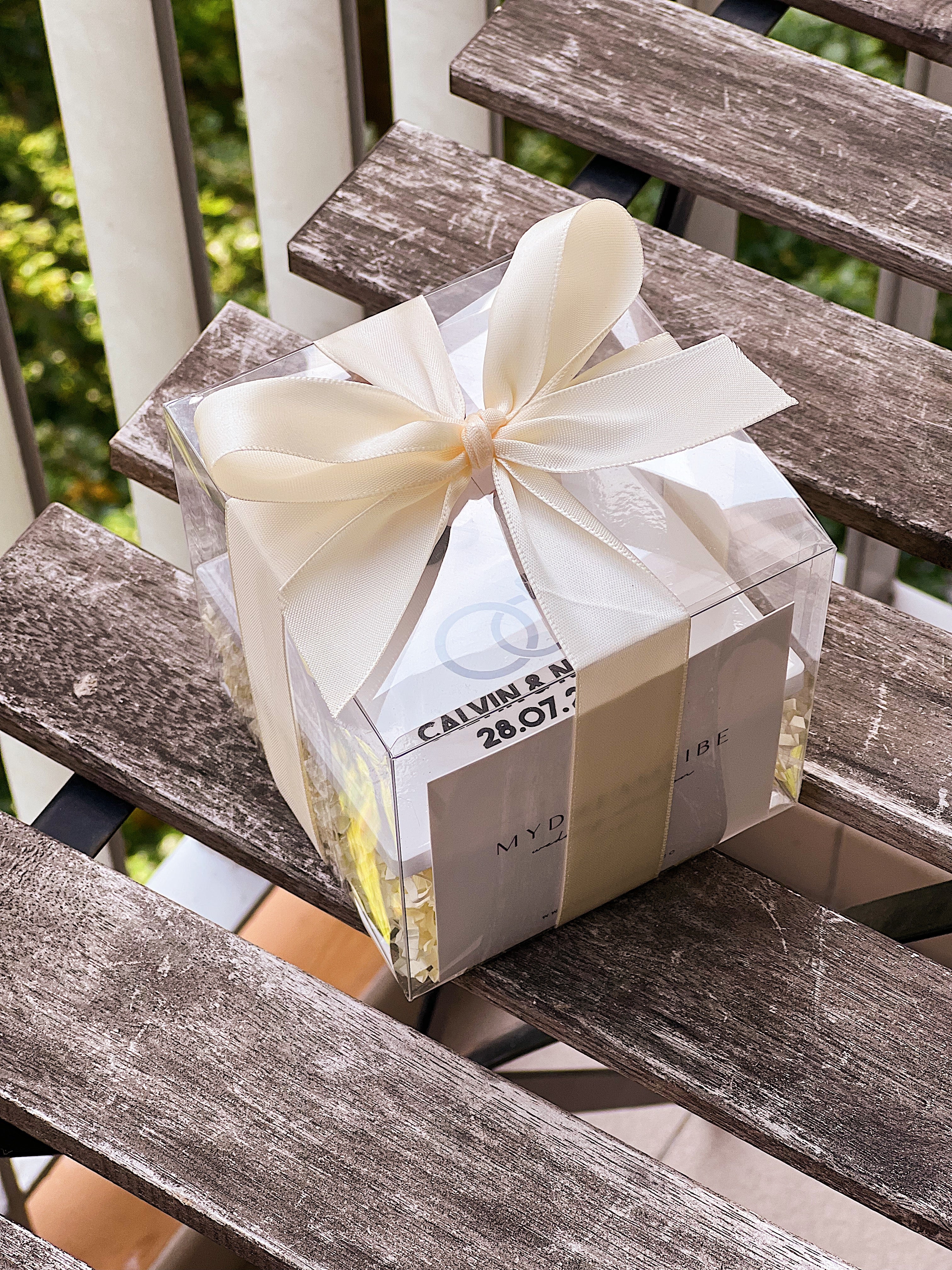 Wedding Gift - Modern Bride & Groom Deco Display-MyDreamVibe.Co