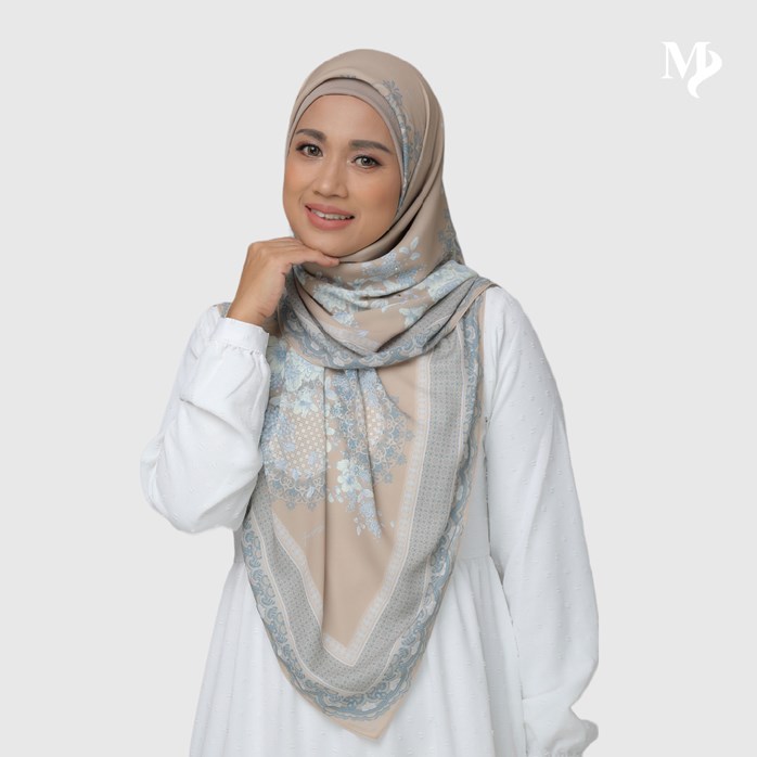 MYZURA BAWAL IN DESERT SAND