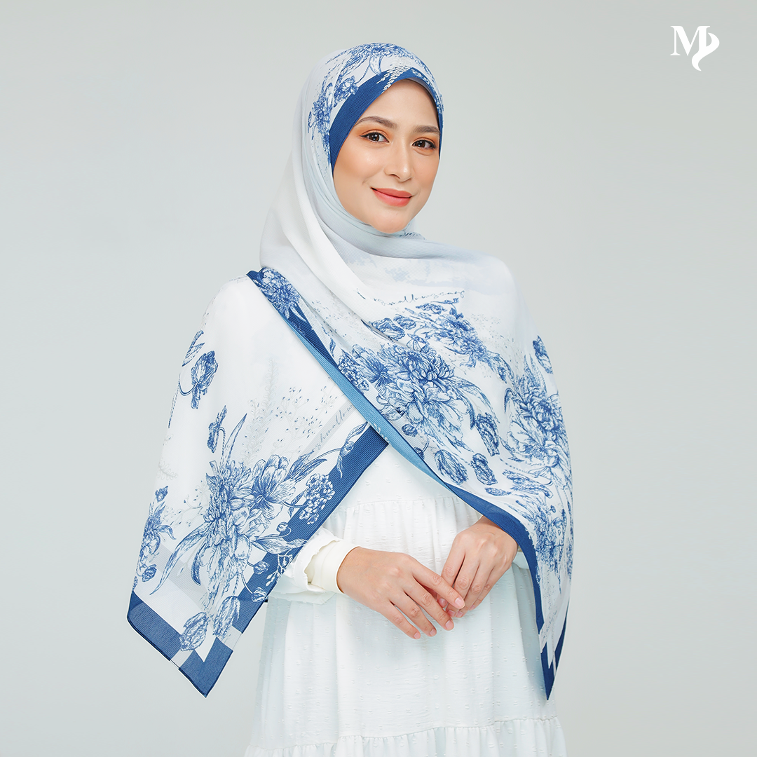 LILY PLEATED IN CLASSIC BLUE