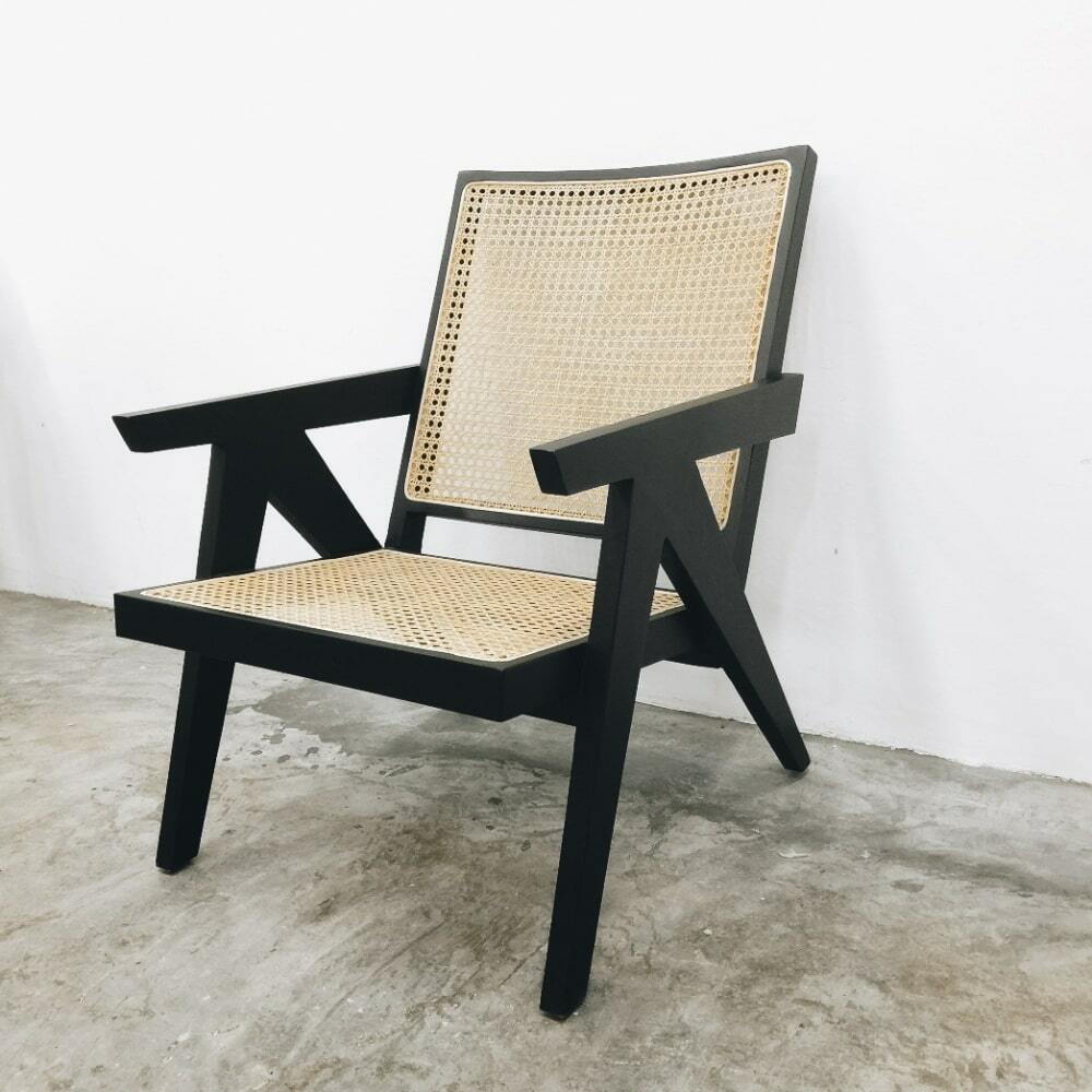 Black Adhwa Teak Lounge Chair