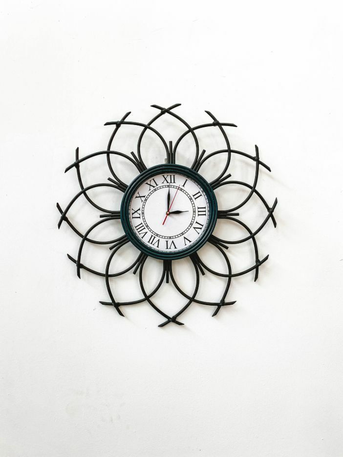 Synthetic Wall Clock 02