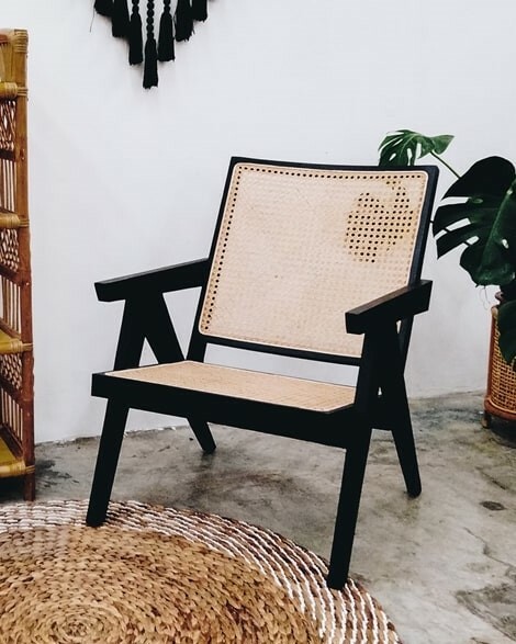 Black Adhwa Teak Lounge Chair