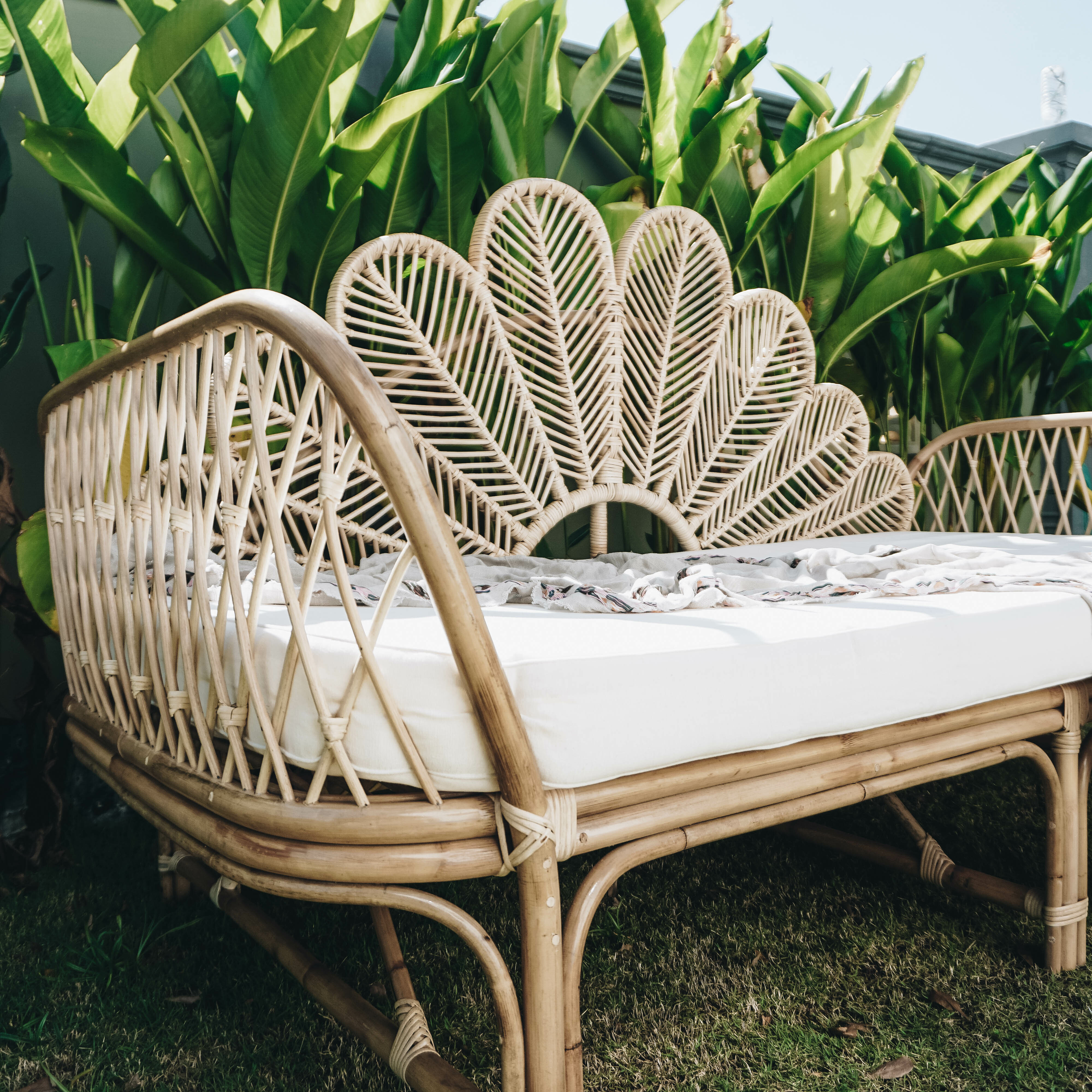 Freya Flower Rattan Daybed / Sofabed