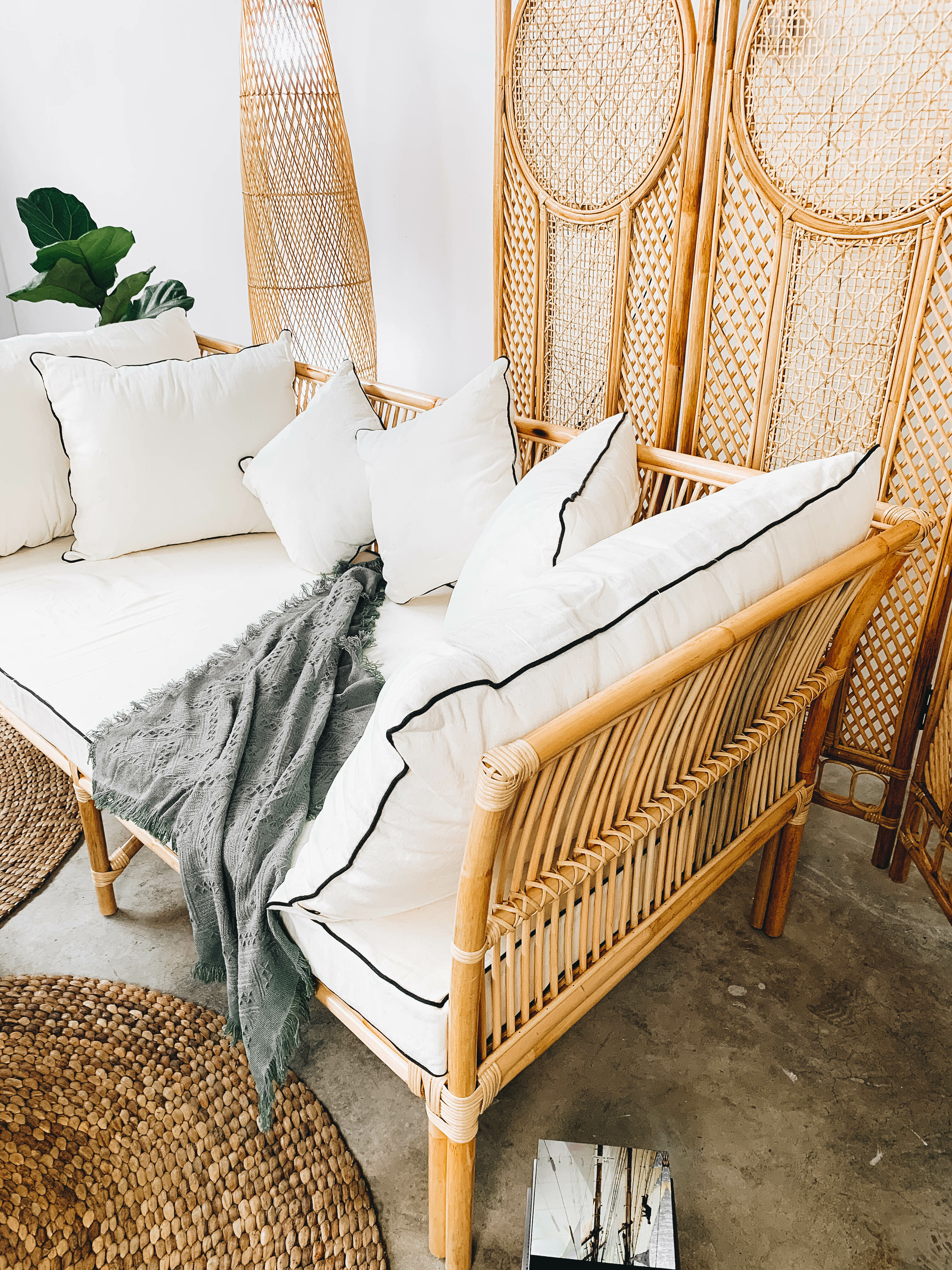 Glitch Rattan Daybed / Sofabed