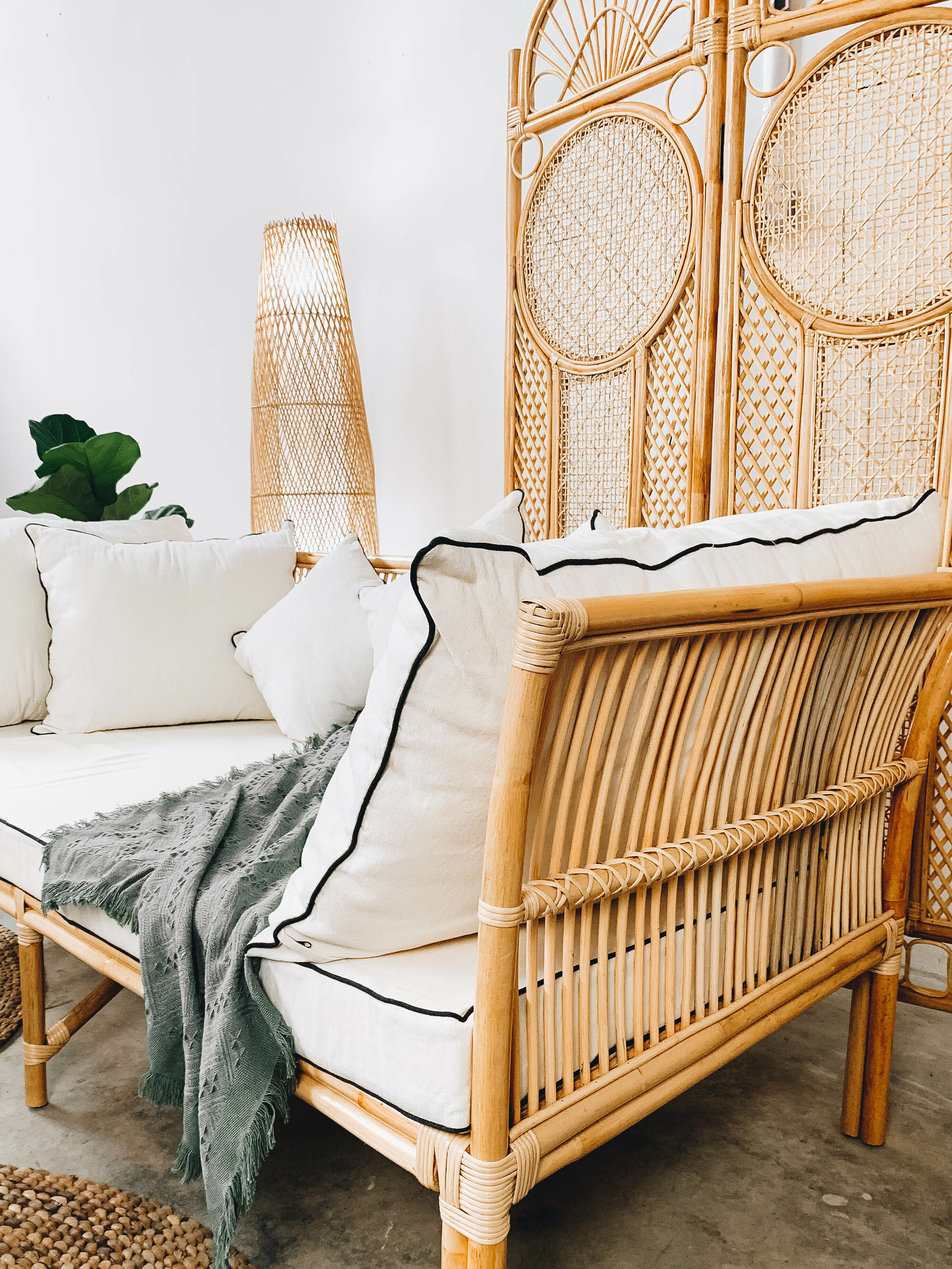 Glitch Rattan Daybed / Sofabed