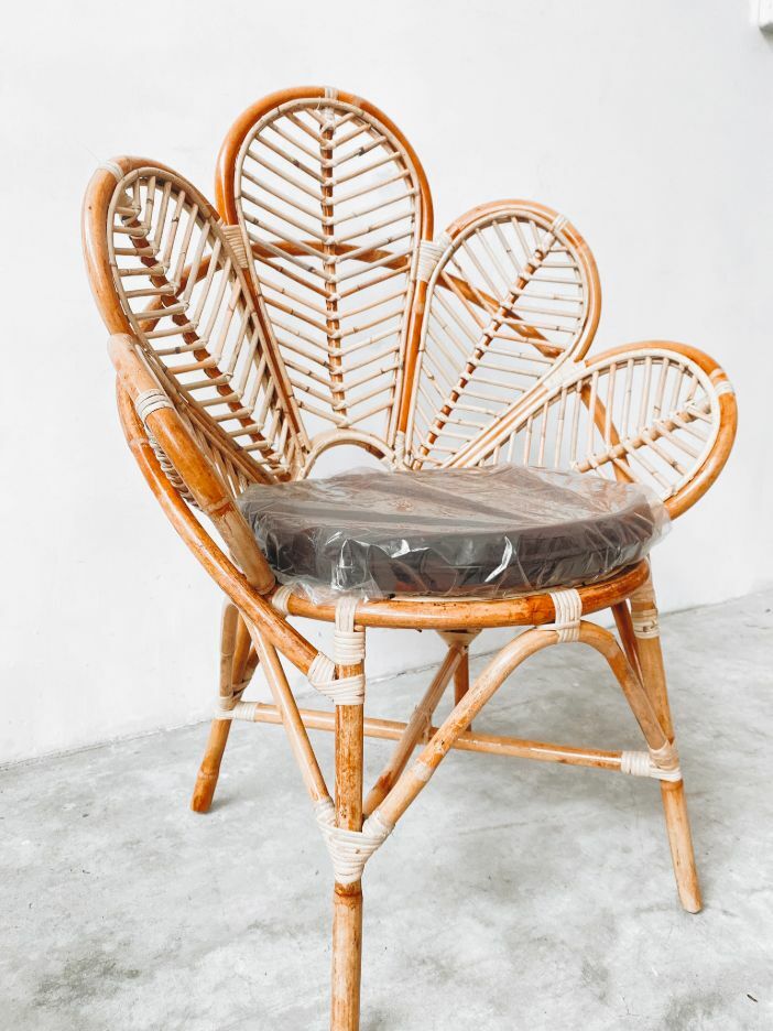 Rattan chair outlet flower