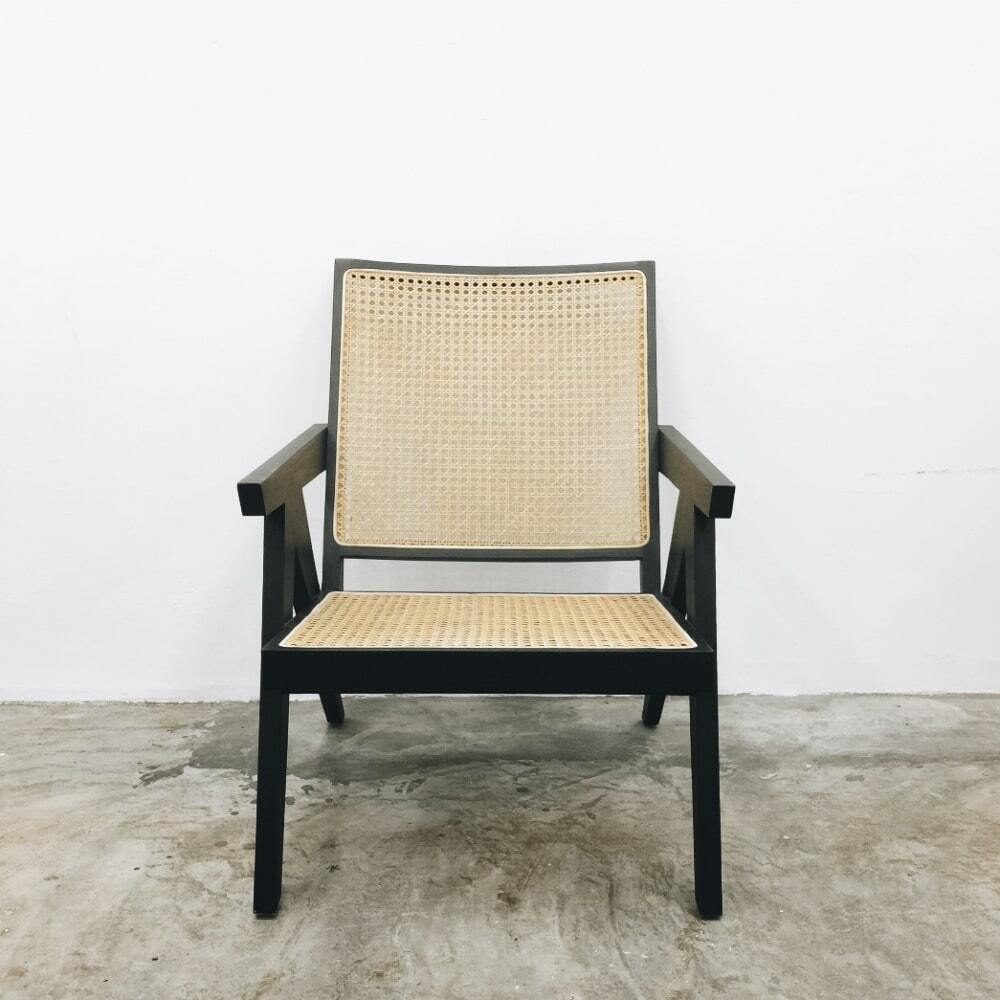 Black Adhwa Teak Lounge Chair