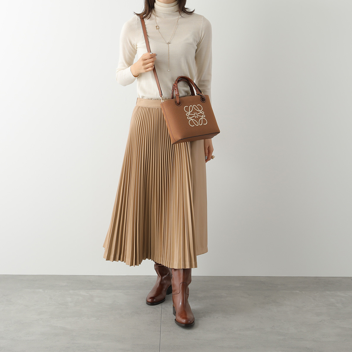 LOEWE ショルダーバッグ A717S74X01 トートバッグ