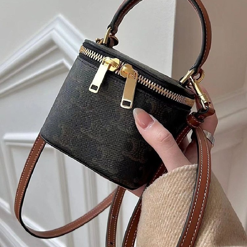 新作 CELINE♪ バケツバッグ ミニカメラバッグ