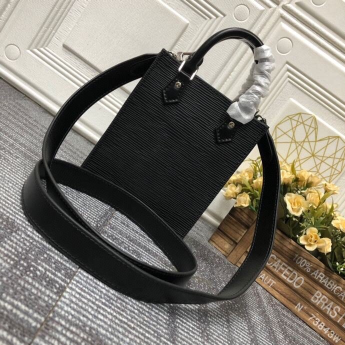 LOUIS VUITTON ルイヴィトン ショルダーバッグ & クロスボディバッグ M69441