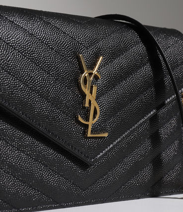 YVES SAINT LAURENT イヴ サン ローラン サンローランパリ モノグラムエンベロープ チェーンバック クラッチバッグ