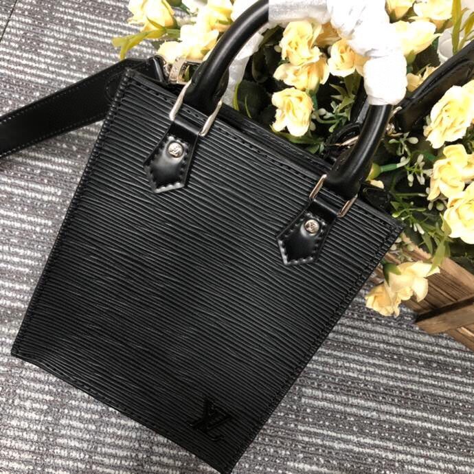 LOUIS VUITTON ルイヴィトン ショルダーバッグ & クロスボディバッグ M69441