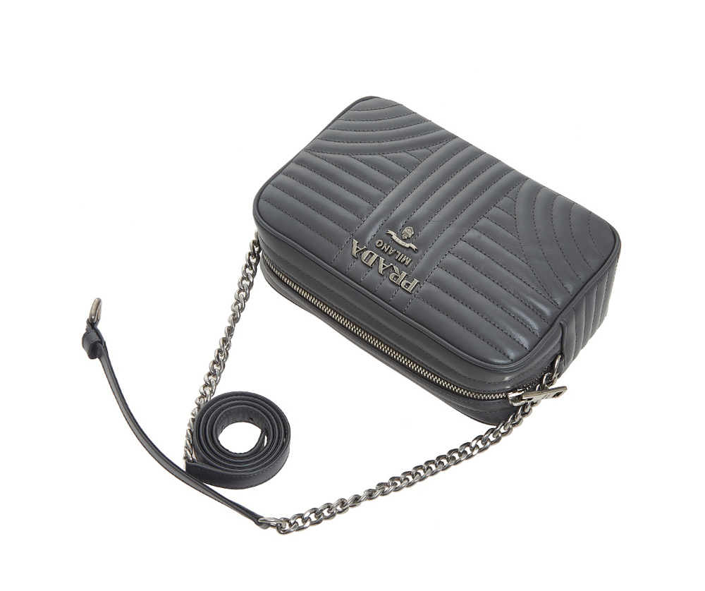 PRADA プラダ ダイアグラム レザーバッグ