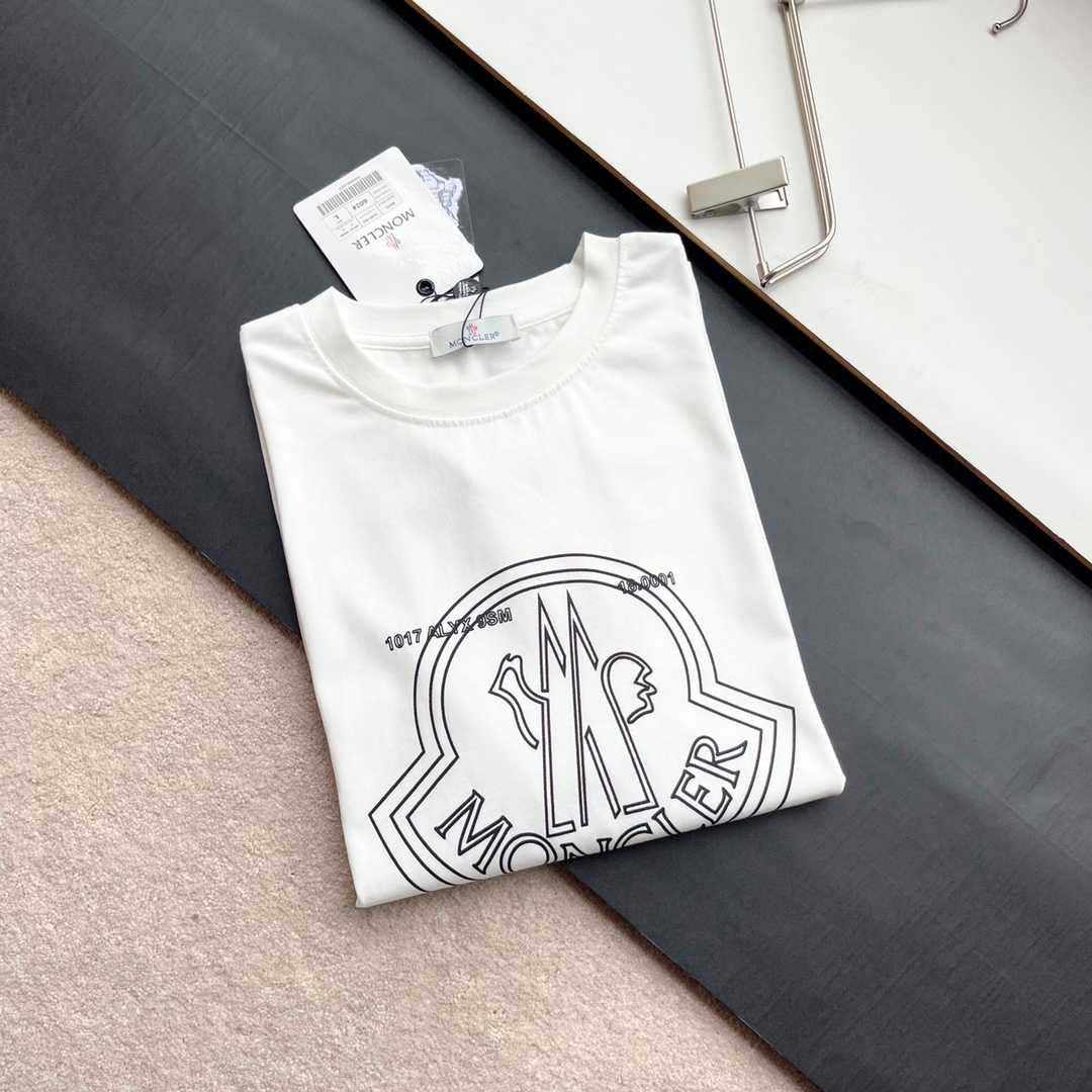 MONCLER Tシャツ H0011