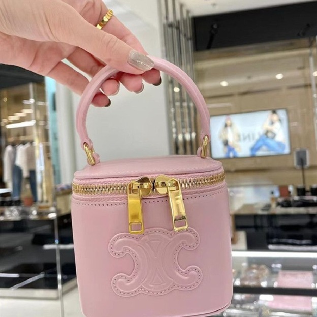 新作 CELINE♪ バケツバッグ ミニカメラバッグ