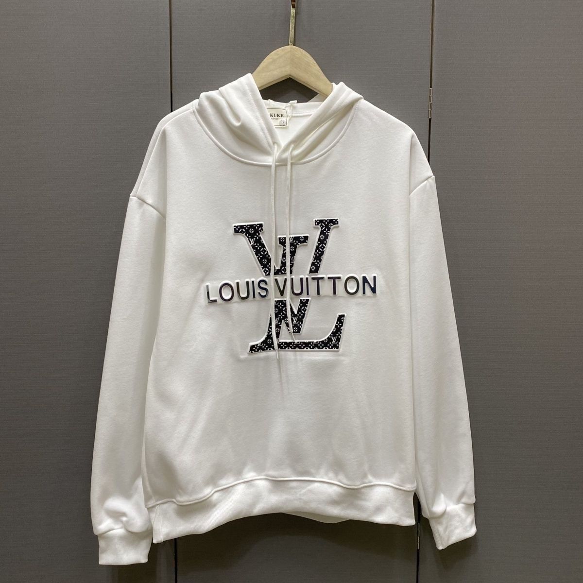 LOUIS VUITTON  パーカー フード付き　ブランド　ルームウェア ロゴ ブランド トップス 男女兼用