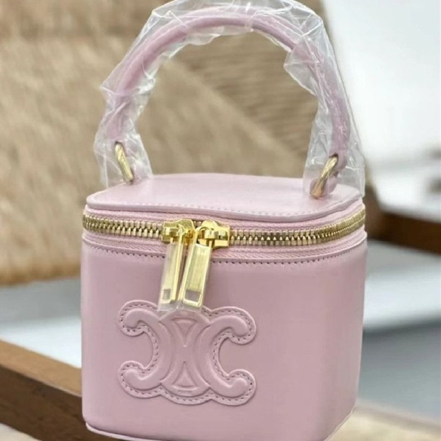 新作 CELINE♪ バケツバッグ ミニカメラバッグ