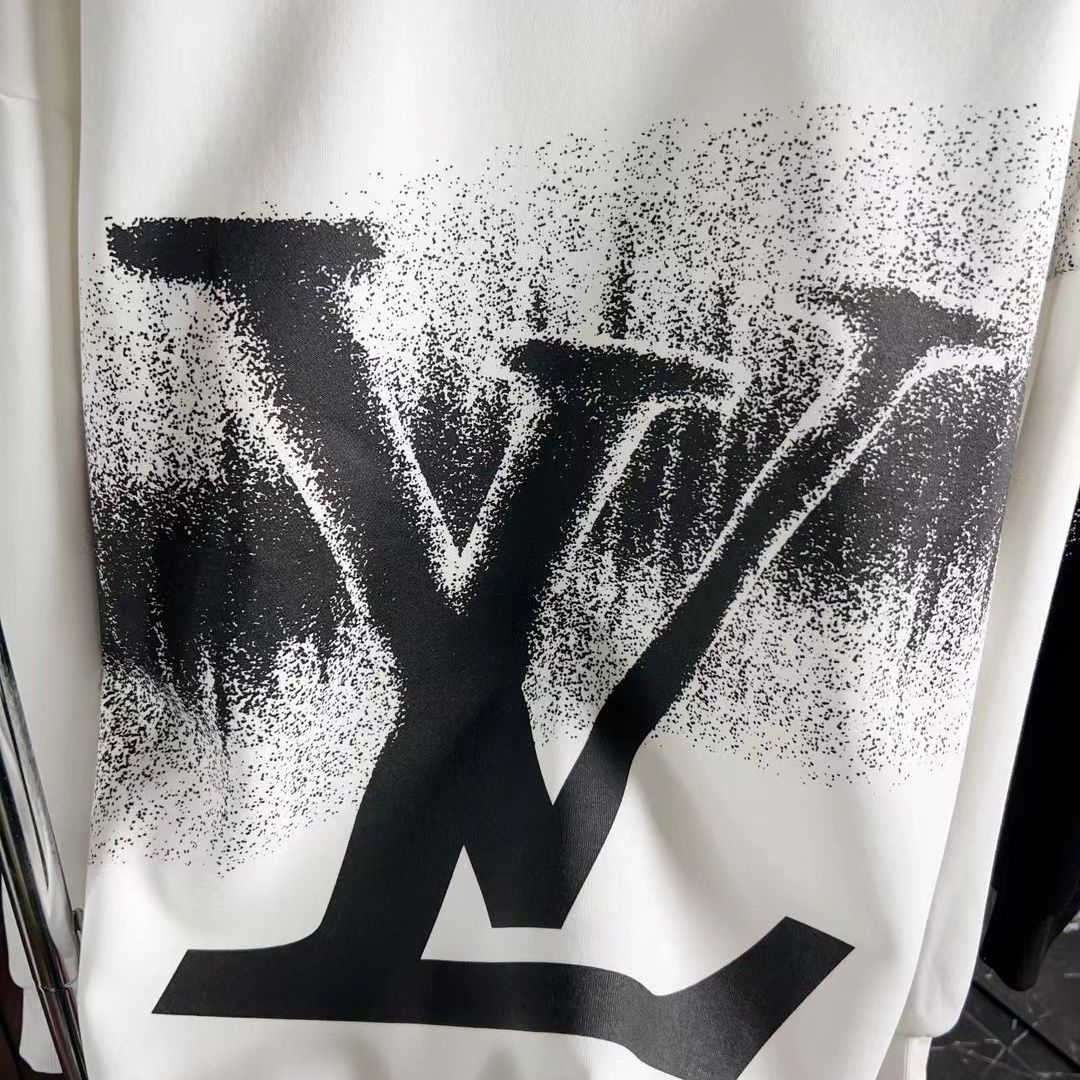 LOUIS VUITTON  パーカーブランド　ルイ・ヴィトンロゴ トップス ゆったり　男女兼用