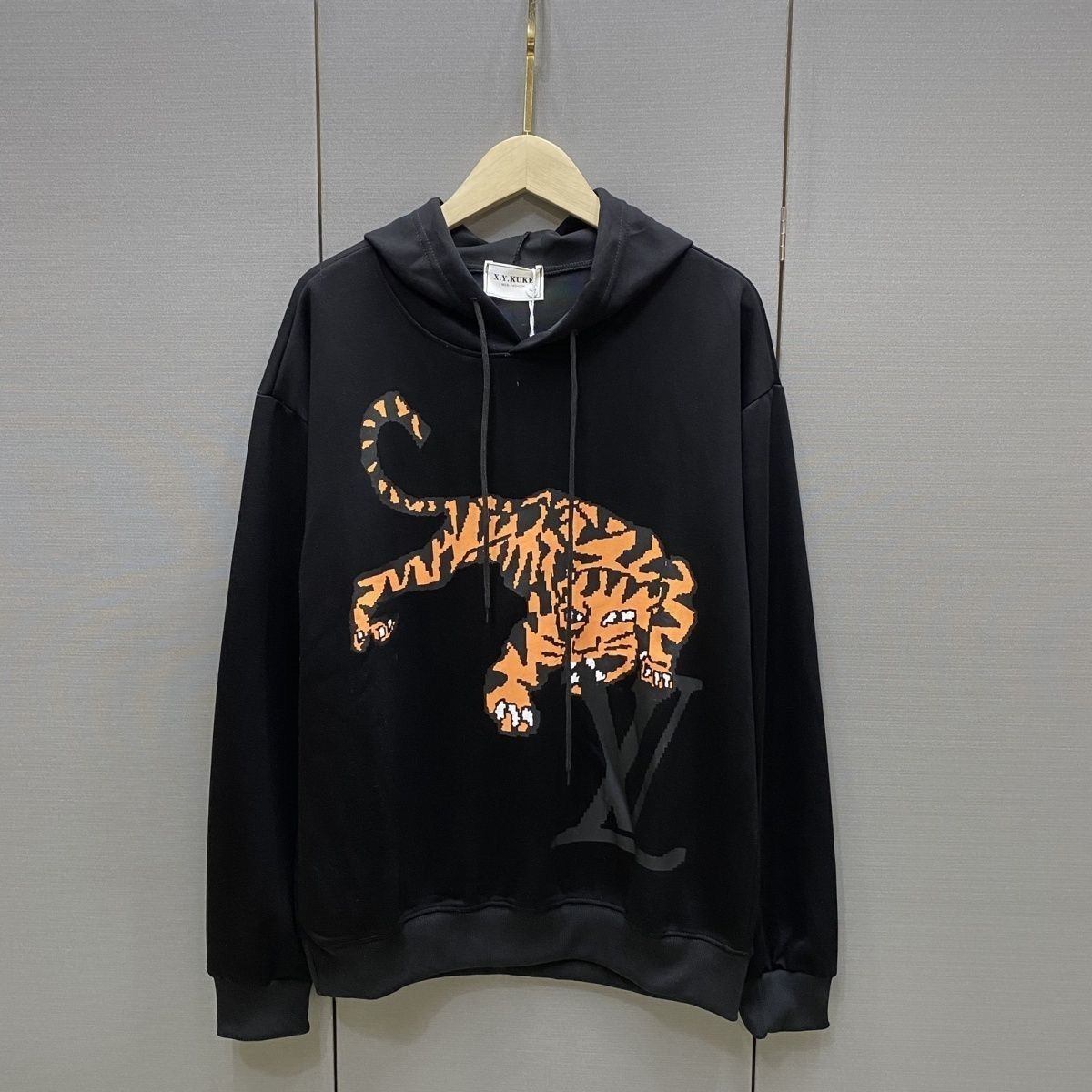 LOUIS VUITTON パーカー フード付き　ルームウェア  ルイ・ヴィトンロゴ ブランド  トラプリント  トップス 男女兼用