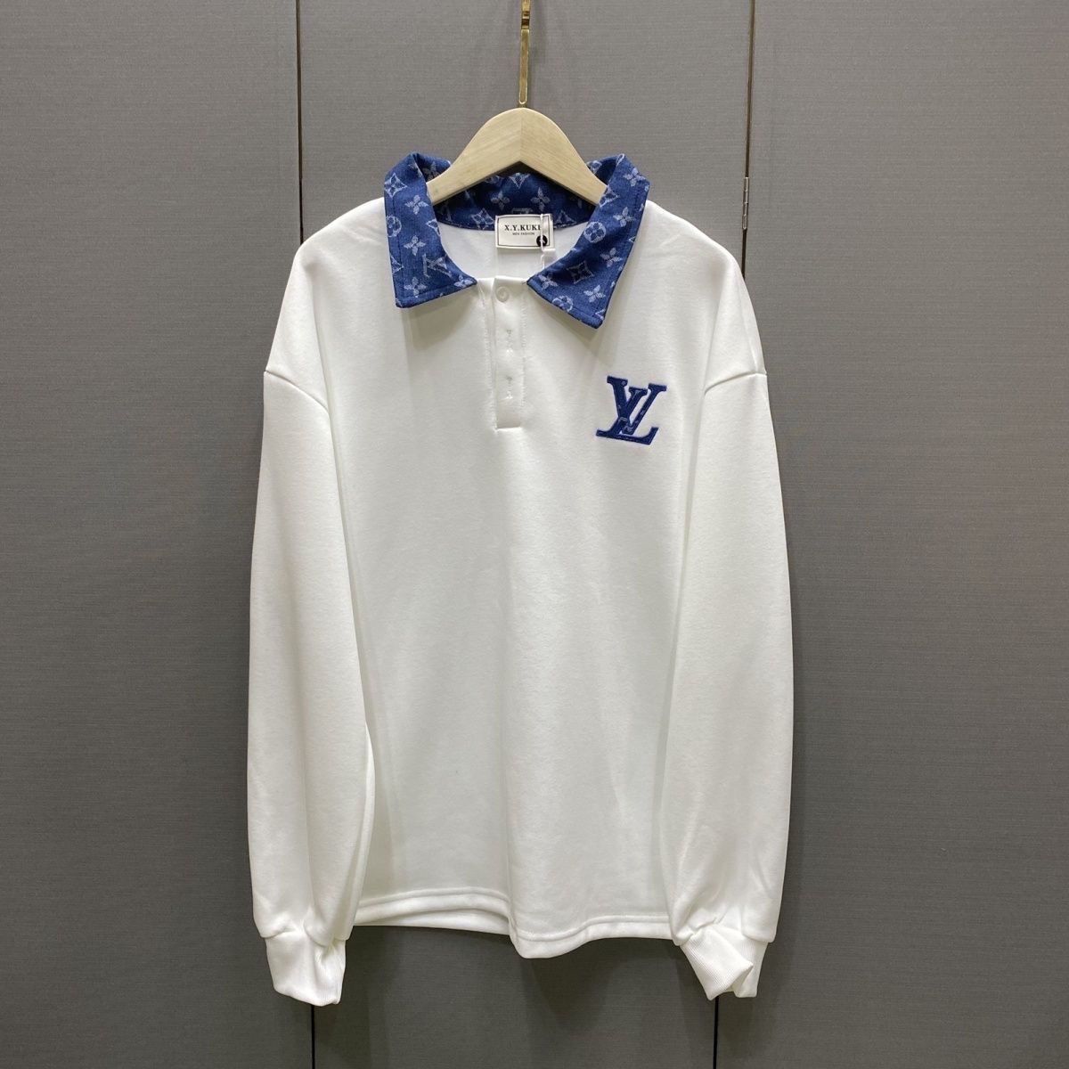 LOUIS VUITTON パーカー  ルイ・ヴィトンロゴ トレーナー  襟付き ゆったり 秋 冬 春 カジュアル おしゃれ