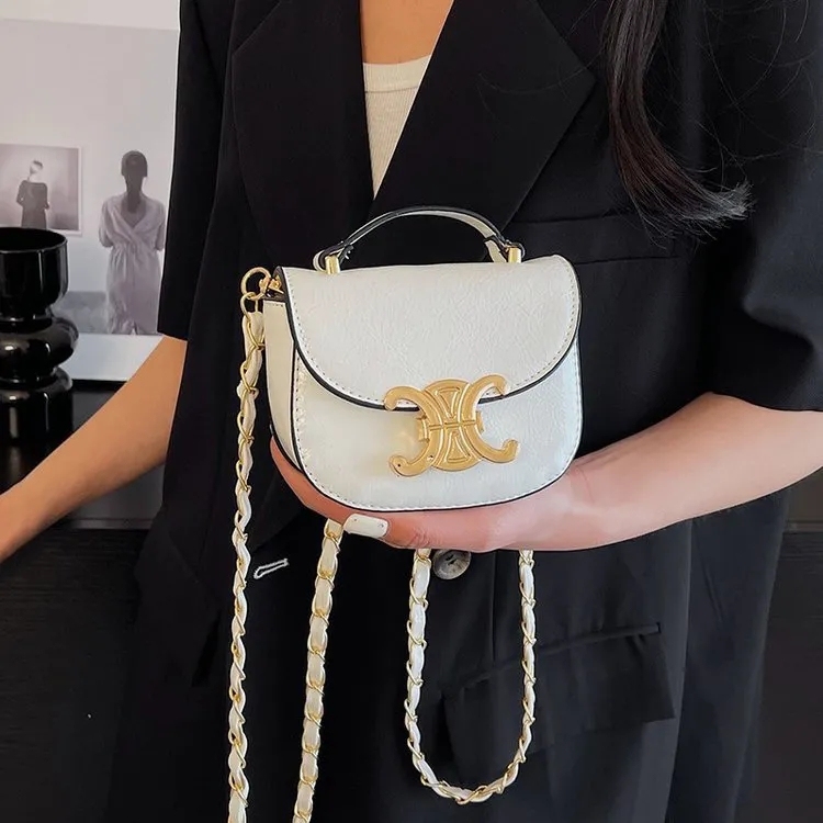 新作 CELINE♪ショルダーバッグ ミニ