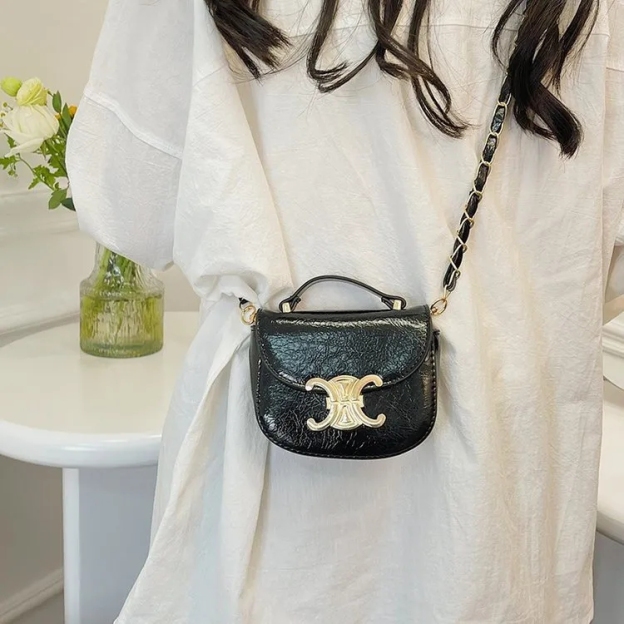 新作 CELINE♪ショルダーバッグ ミニ