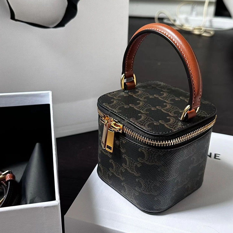 新作 CELINE♪ バケツバッグ ミニカメラバッグ