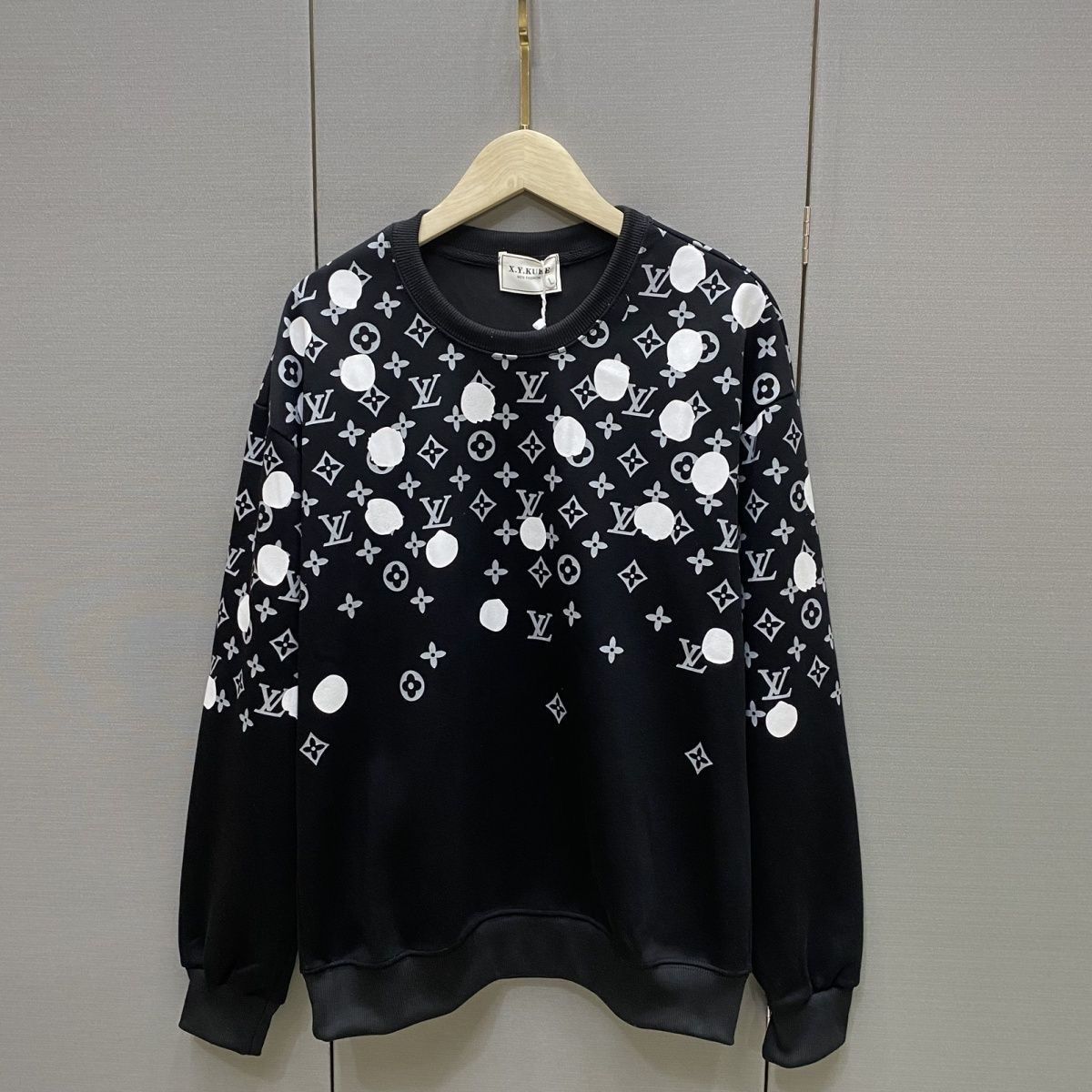 LOUIS VUITTON パーカー  ルイ・ヴィトンロゴ 丸襟 快適 人気　カジュアル   プリント長袖 秋冬 男女兼用