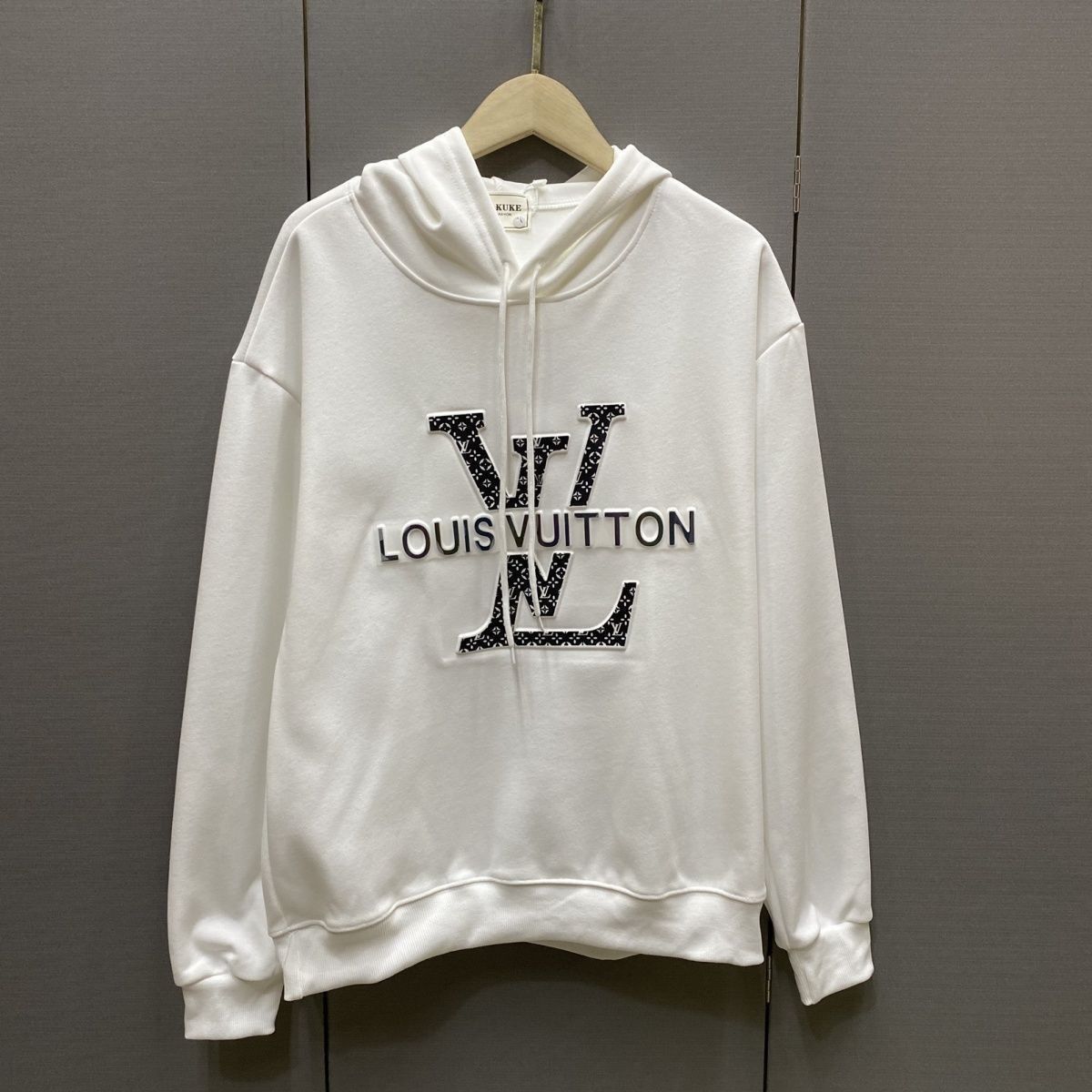 LOUIS VUITTON  パーカー フード付き　ブランド　ルームウェア ロゴ ブランド トップス 男女兼用