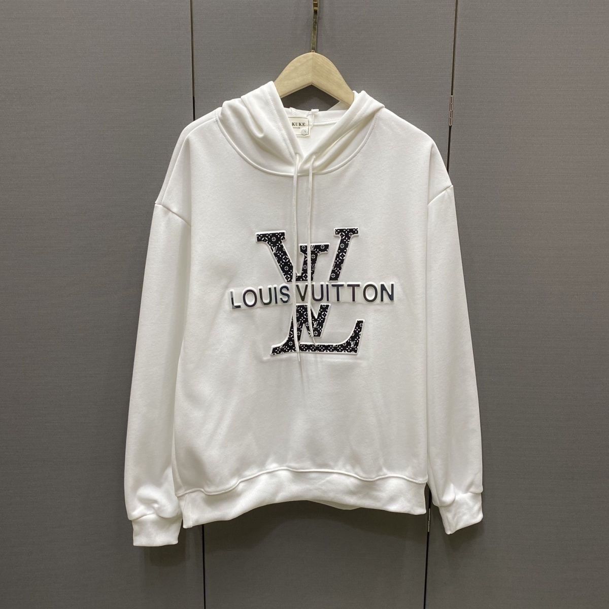 LOUIS VUITTON  パーカー フード付き　ブランド　ルームウェア ロゴ ブランド トップス 男女兼用