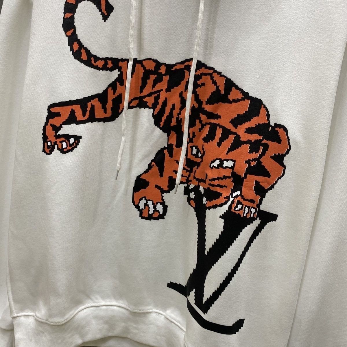 LOUIS VUITTON パーカー フード付き　ルームウェア  ルイ・ヴィトンロゴ ブランド  トラプリント  トップス 男女兼用