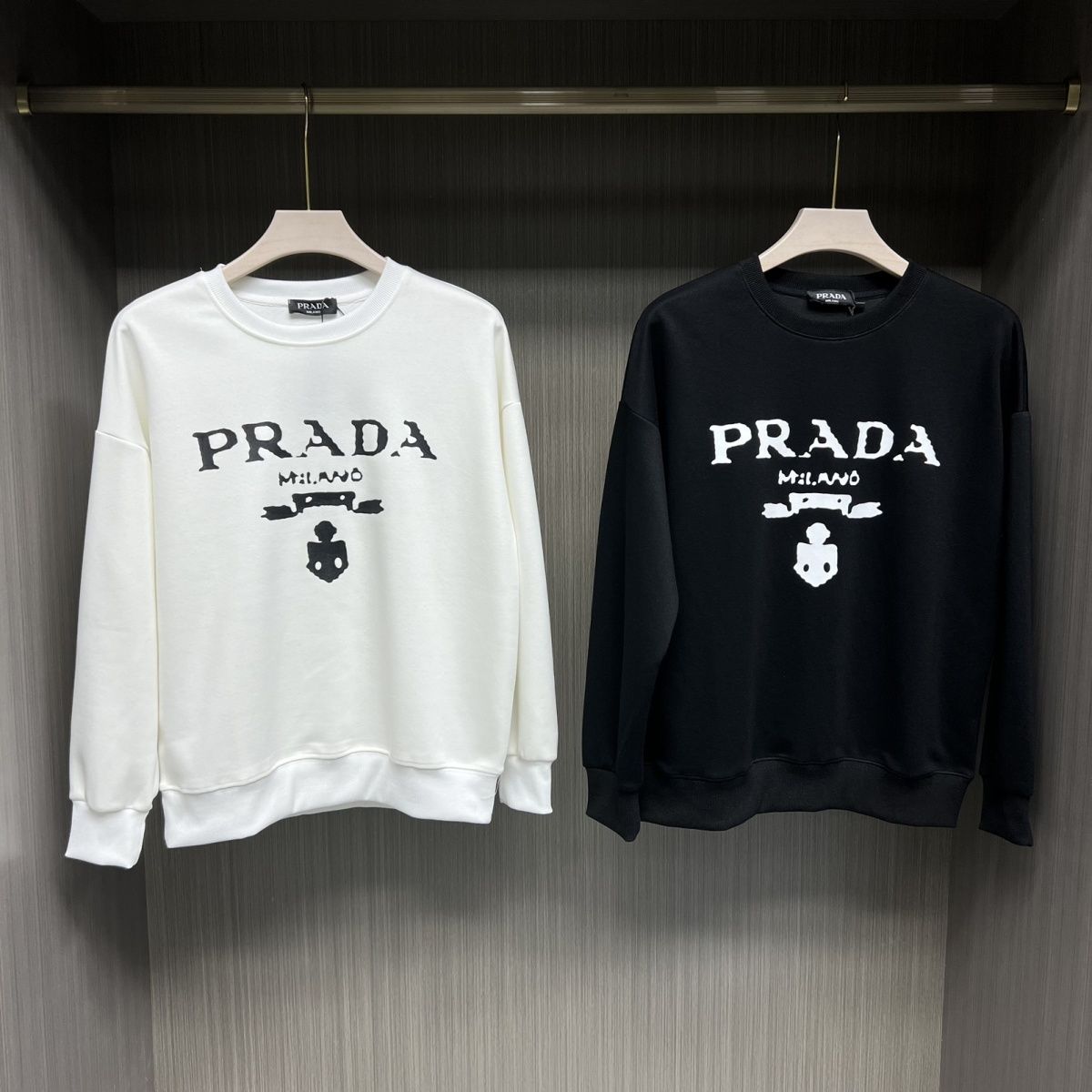 PRADA 2023 ゆったり 厚い 防寒 上着 吸汗性通気性 可愛い 運動バーカー   暖かい おしゃれ　ブラック春秋冬
