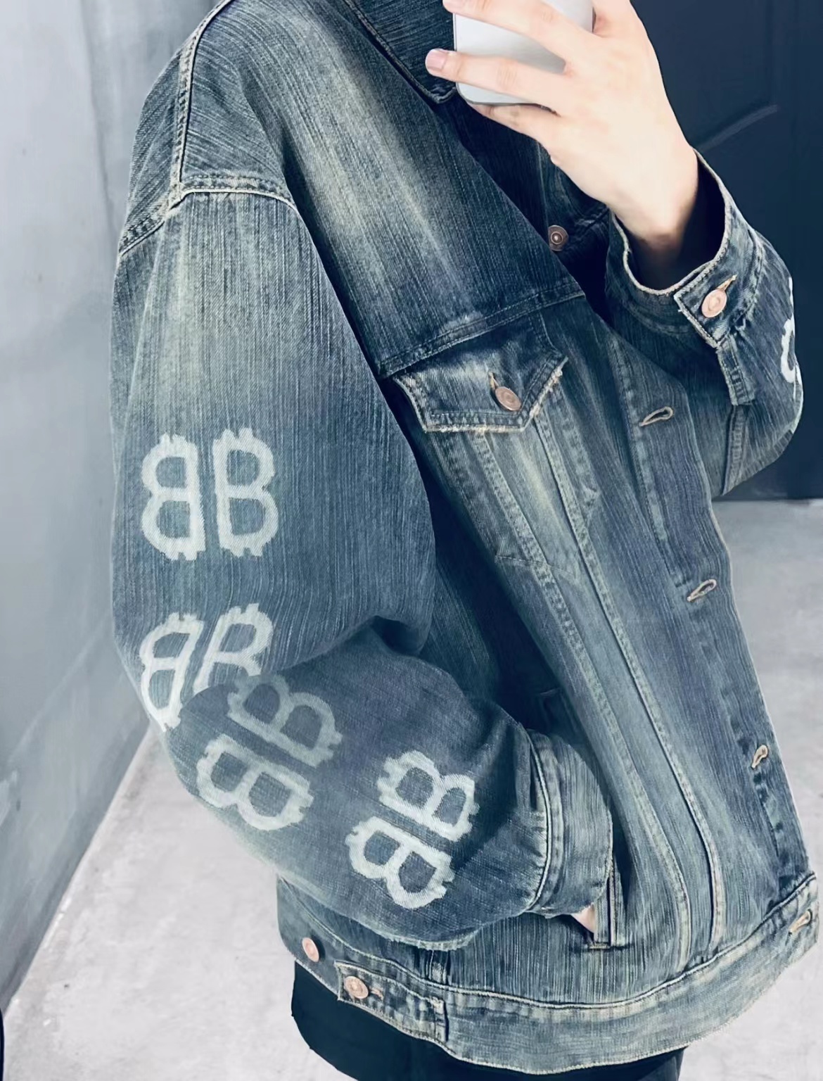 BALENCIAGA 新作ダブルBグラフィティプリントデニムジャケット M-XL