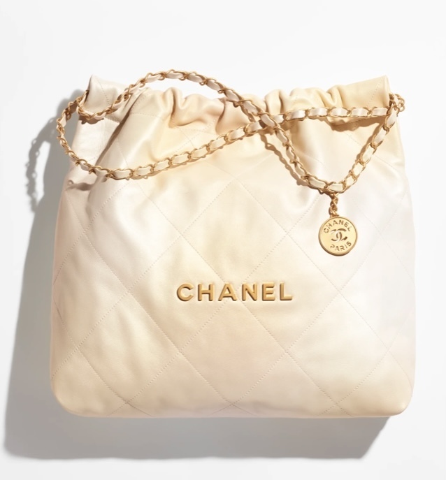 【芸能人多数愛用】人気沸騰CHANEL 22スモールトートバッグ