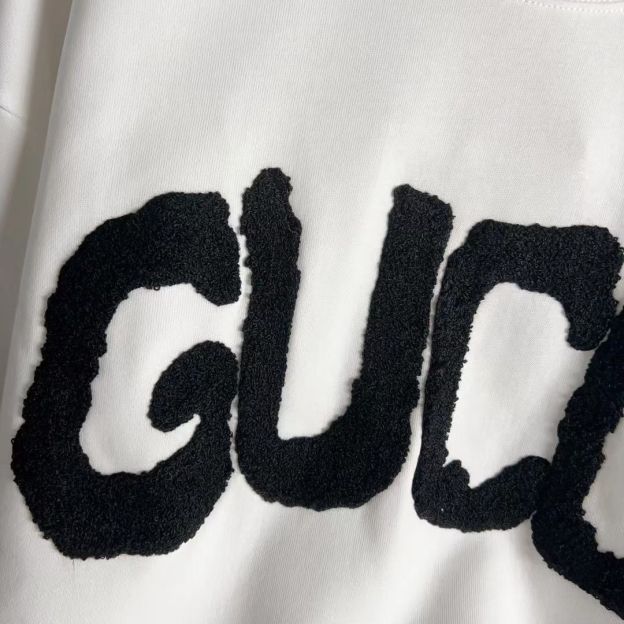 GUCCI  パーカー 長袖  ファッション   丸襟  人気　カジュアル　グーチロゴ　男女兼用