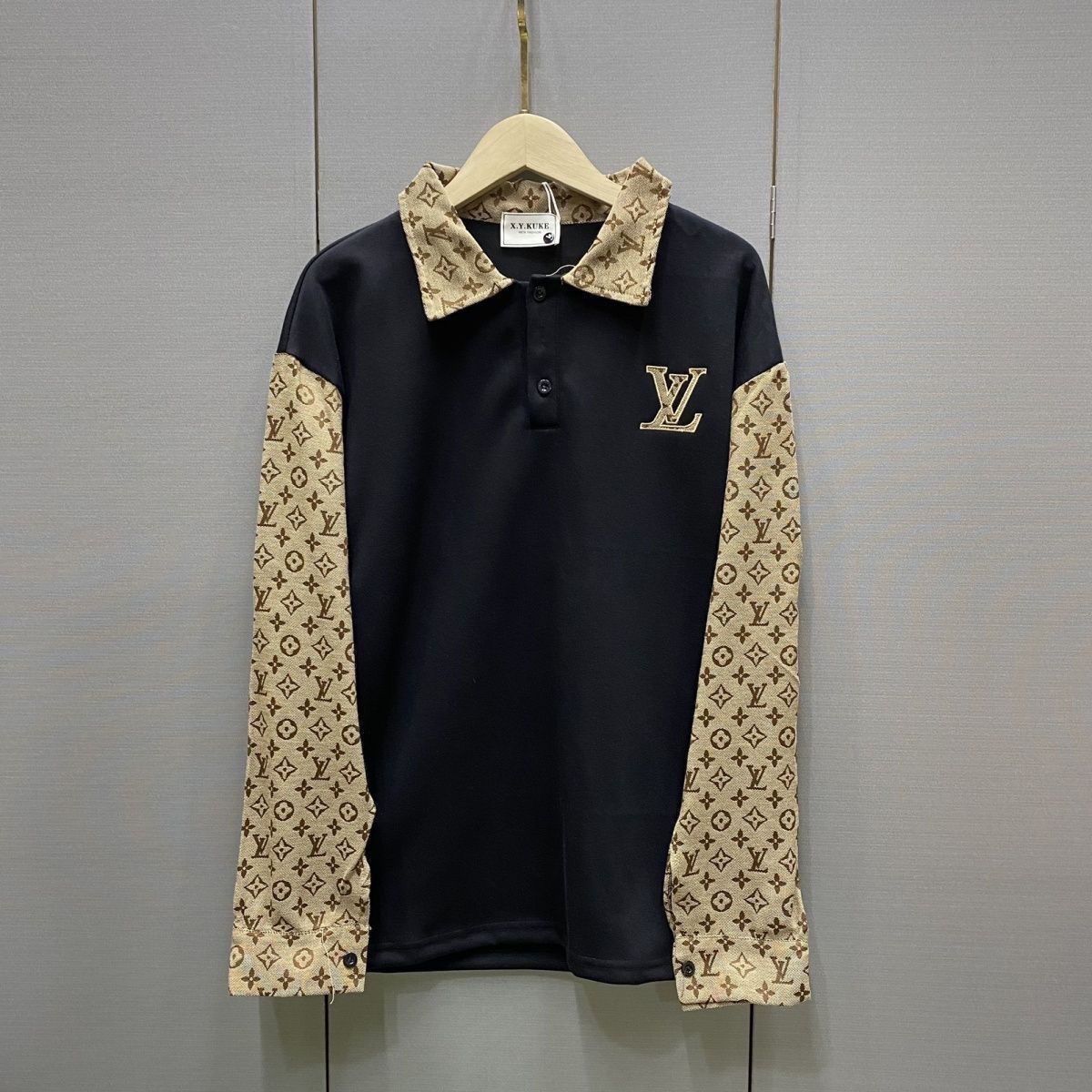 LOUIS VUITTON パーカー  ルイ・ヴィトンロゴ トレーナー  襟付き ゆったり 秋 冬  カジュアル おしゃれ