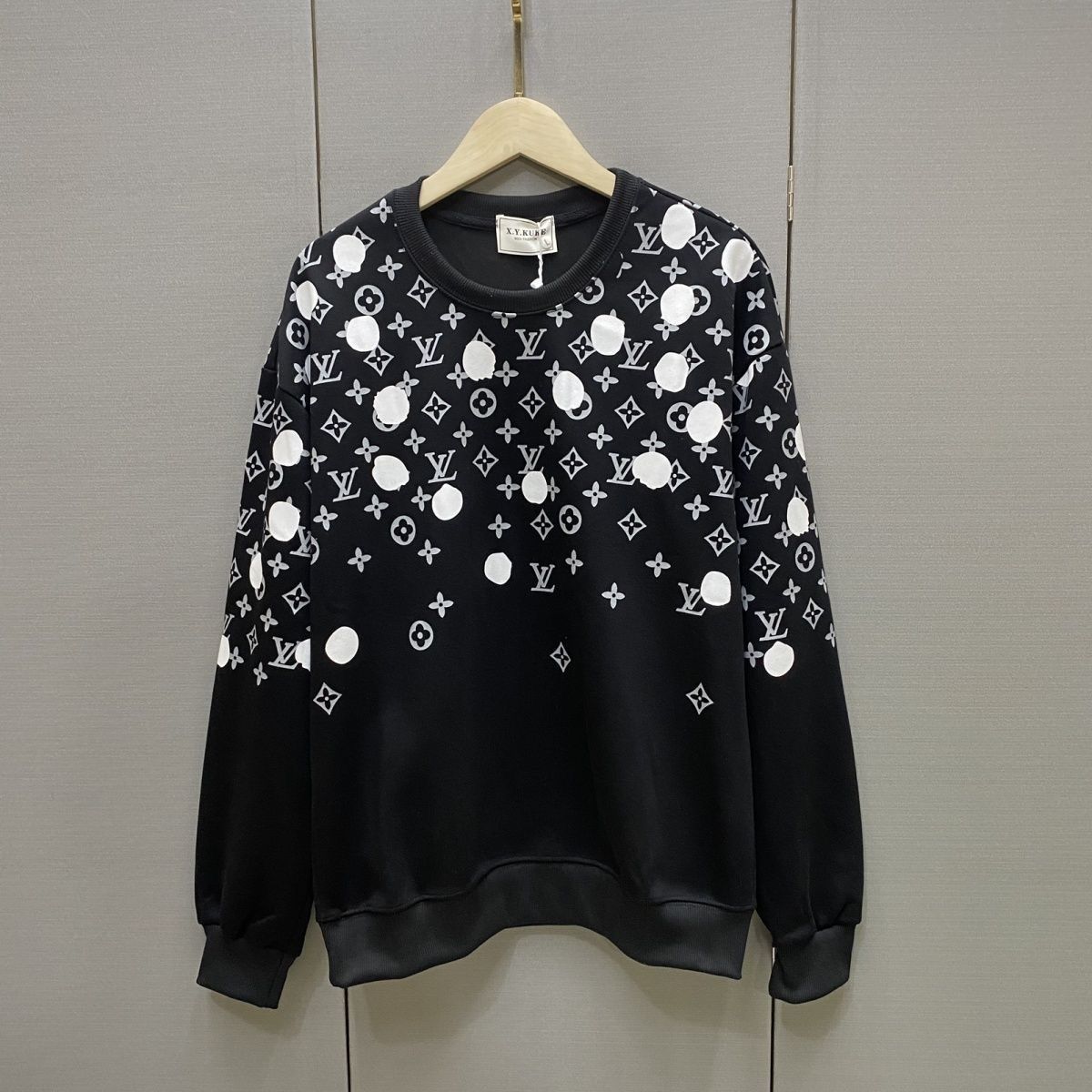 LOUIS VUITTON パーカー  ルイ・ヴィトンロゴ 丸襟 快適 人気　カジュアル   プリント長袖 秋冬 男女兼用