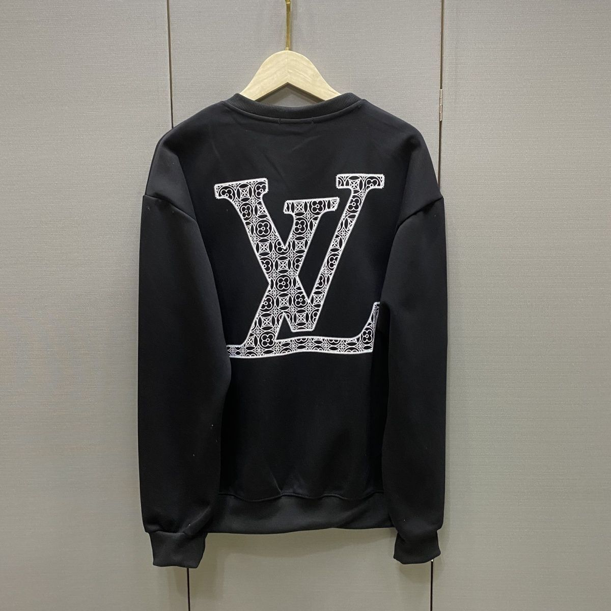 LOUIS VUITTON パーカー  ルイ・ヴィトンロゴ 丸襟 カジュアル ストリート服　ブランド長袖　男女兼用