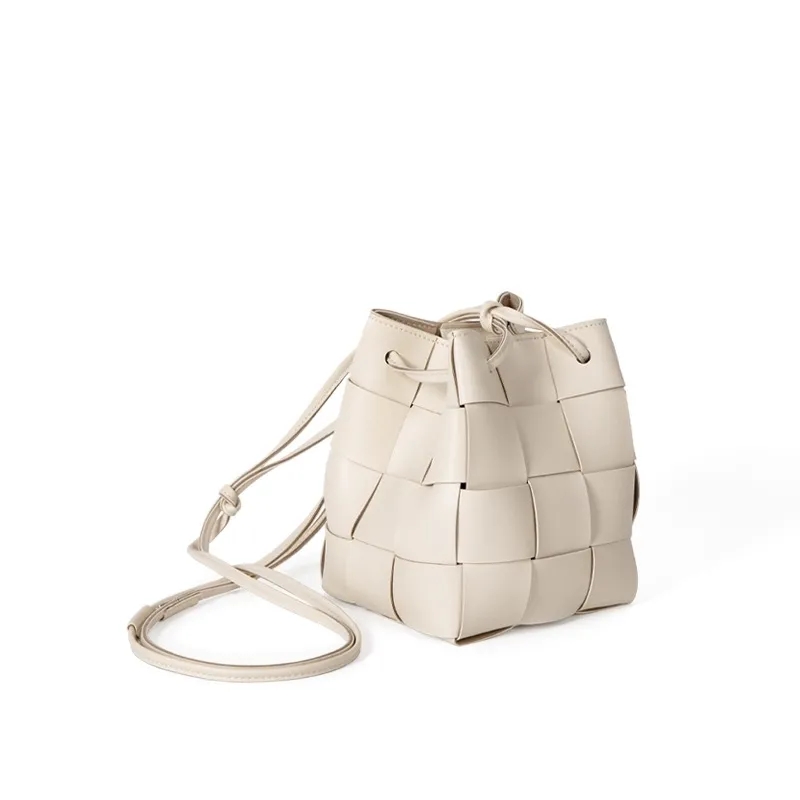 BOTTEGA VENETA スモール カセット バケットバッグ