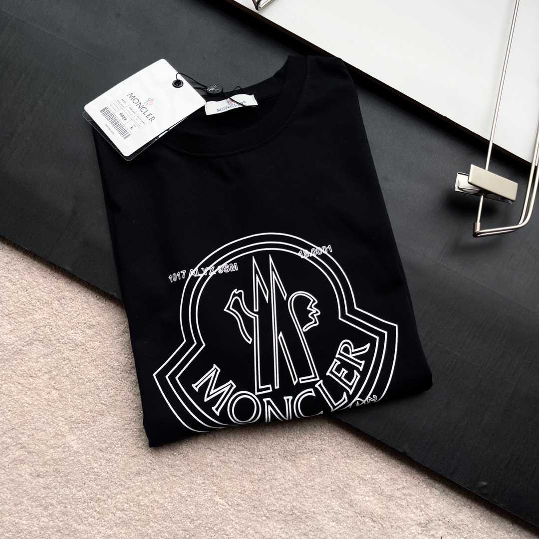 MONCLER Tシャツ H0011