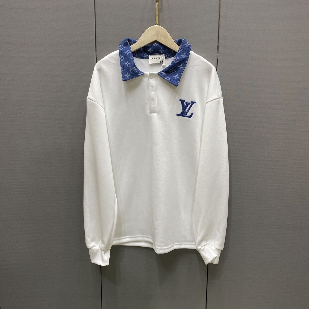 LOUIS VUITTON パーカー  ルイ・ヴィトンロゴ トレーナー  襟付き ゆったり 秋 冬 春 カジュアル おしゃれ