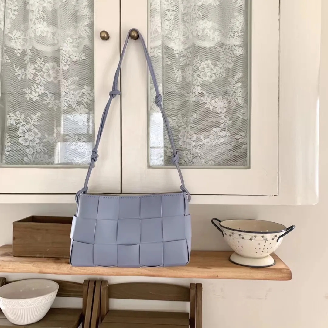 BOTTEGA VENETA ボッテガ カセット ショルダーポーチ