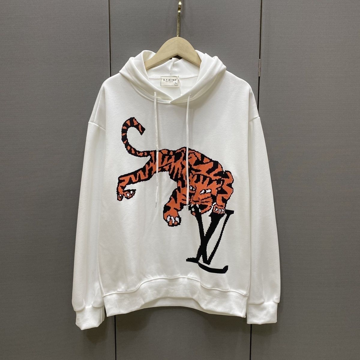 LOUIS VUITTON パーカー フード付き　ルームウェア  ルイ・ヴィトンロゴ ブランド  トラプリント  トップス 男女兼用