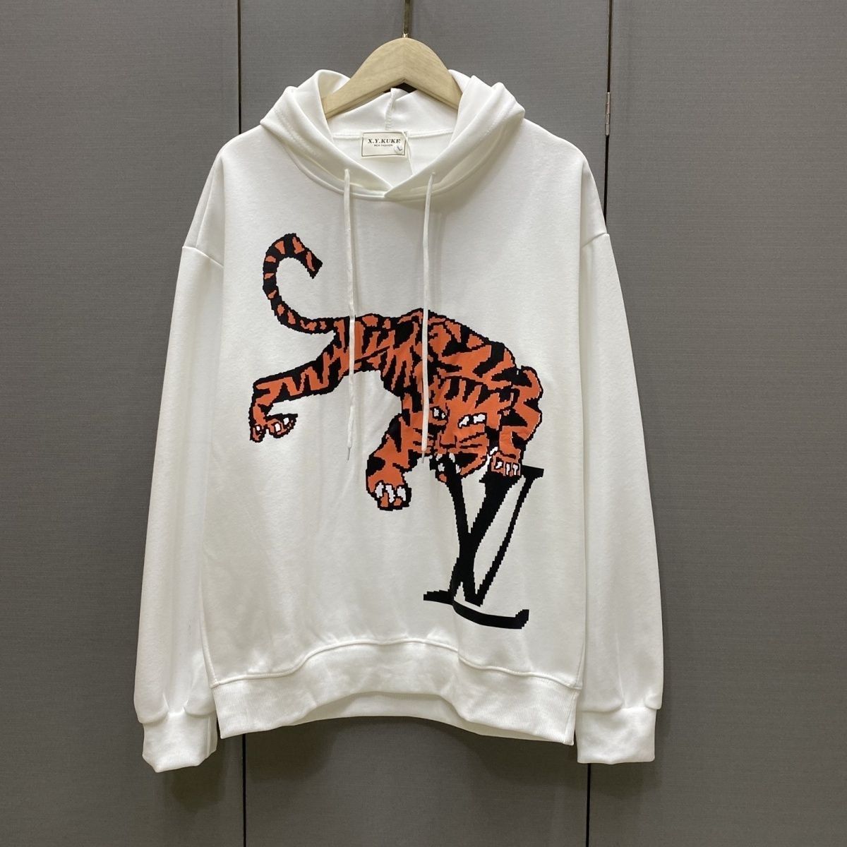 LOUIS VUITTON パーカー フード付き　ルームウェア  ルイ・ヴィトンロゴ ブランド  トラプリント  トップス 男女兼用