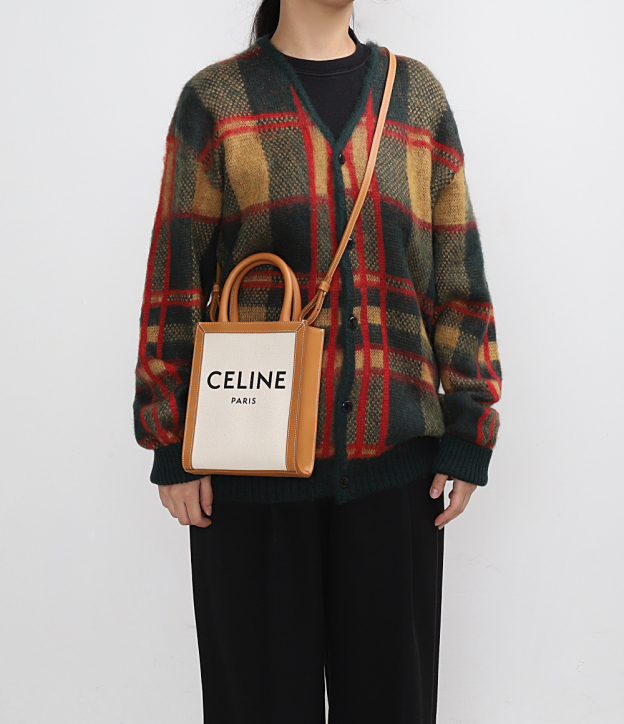 CELINE ミニ バーティカル カバ CELINEプリント