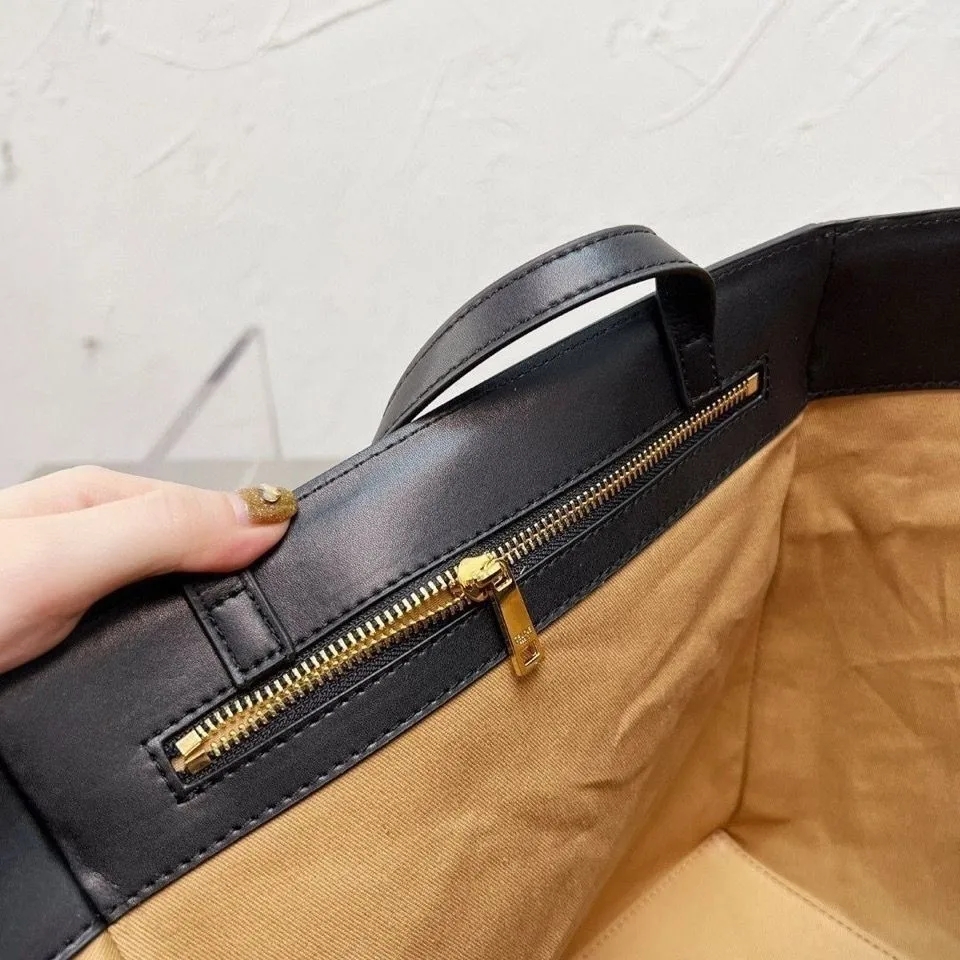 【高品質】大人気【CELINE】クロスボディバッグ トラベル クラッチ ハンドバッグ-高島屋オンラインストア - 公式