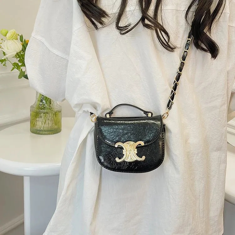 新作 CELINE♪ショルダーバッグ ミニ